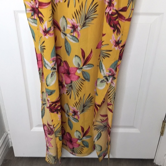 Missguided Yellow Floral Strappy Side Split Maxi - Picture 9 of 11